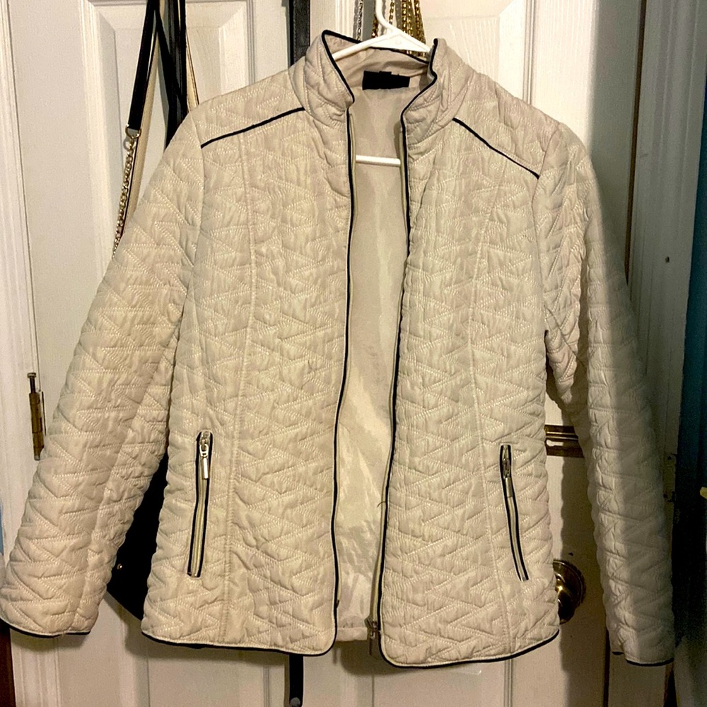 Jane Ashley jacket, color cream, very comfortable, and size small
